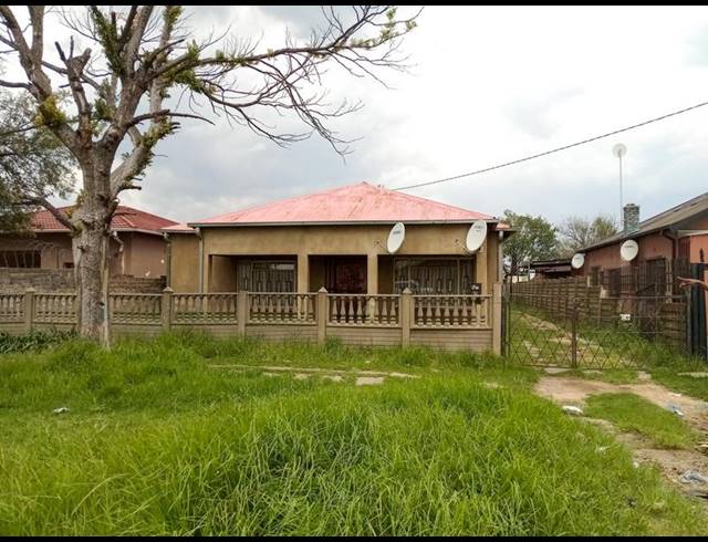 6 BEDROOM HOUSE FOR SALE IN VEREENIGING CENTRAL